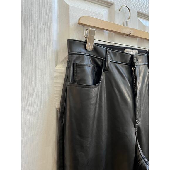 Abercrombie Fitch Curve Love Vegan Leather 90s Straight Ultra High Rise Pant 32 - Picture 7 of 15